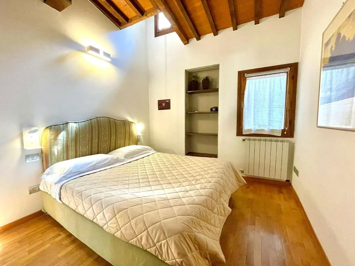 Charming Apartment In The Very Heart Of Florence