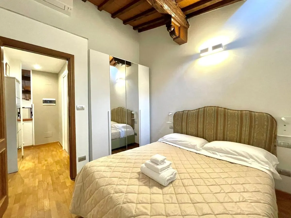 Charming Apartment In The Very Heart Of Florence