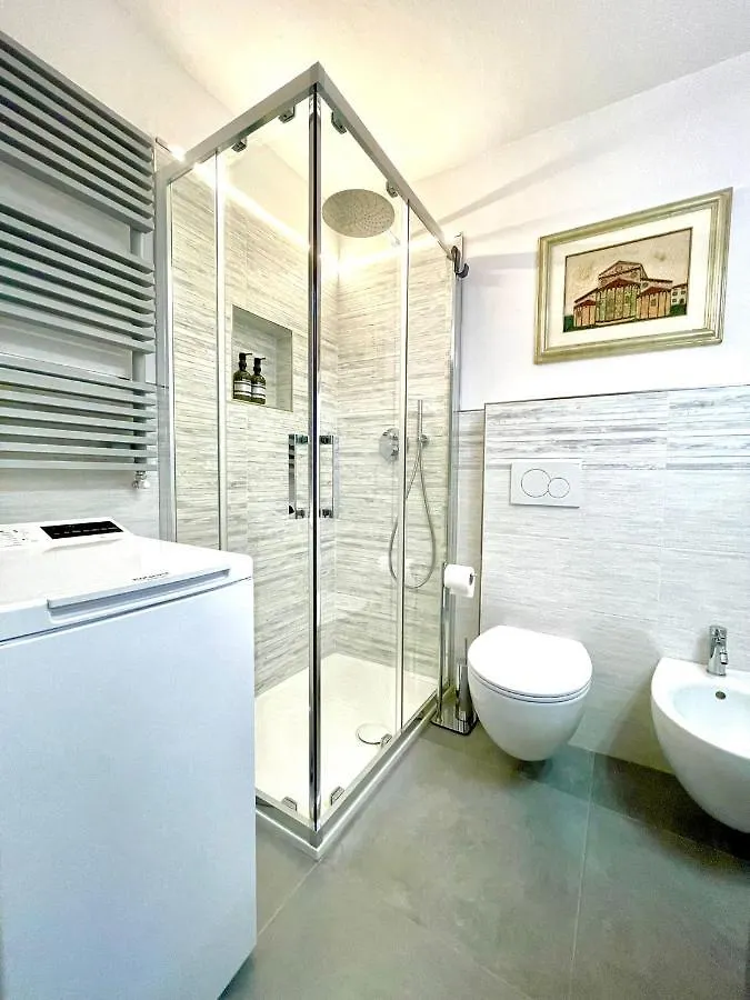 Charming Apartment In The Very Heart Of Florens